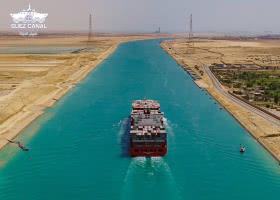 Last May, ship transits through the Suez Canal decreased by -6.8%