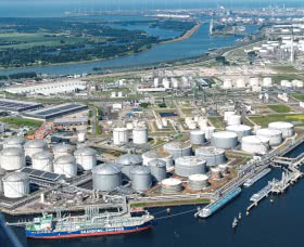 In the quarter April-June, freight traffic in the port of Rotterdam decreased by -2.3%