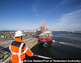 Freight traffic handled by the port of Rotterdam remained stable in the third quarter.