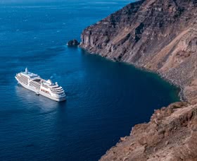 Royal Caribbean posts record quarterly revenue of $5.59 billion. Full-year 2026 forecasts are raised.